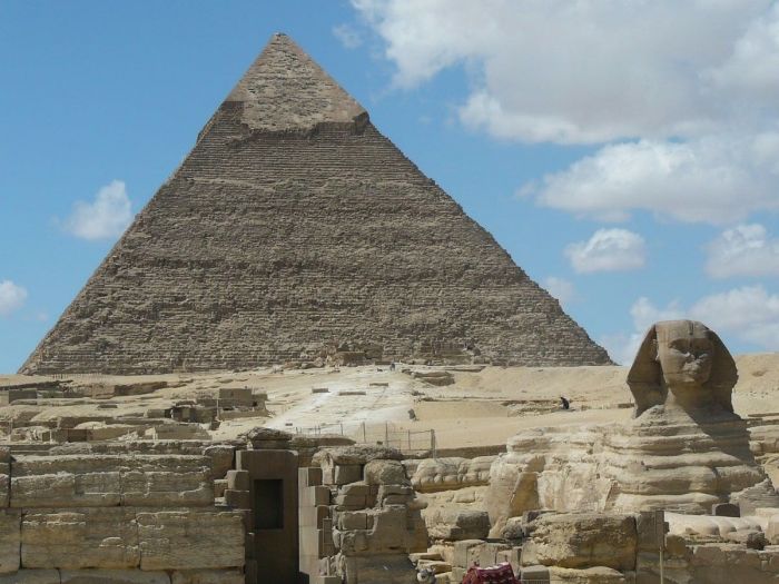 Pirâmide de Giza e Esfinge no Egito